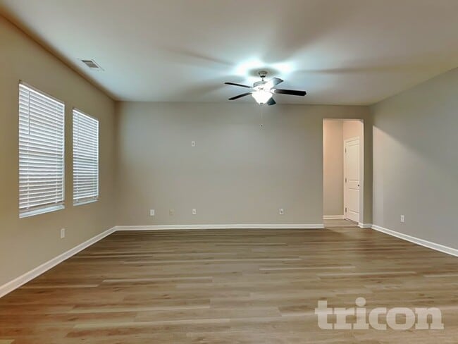 Building Photo - 2137 Hudson Dr