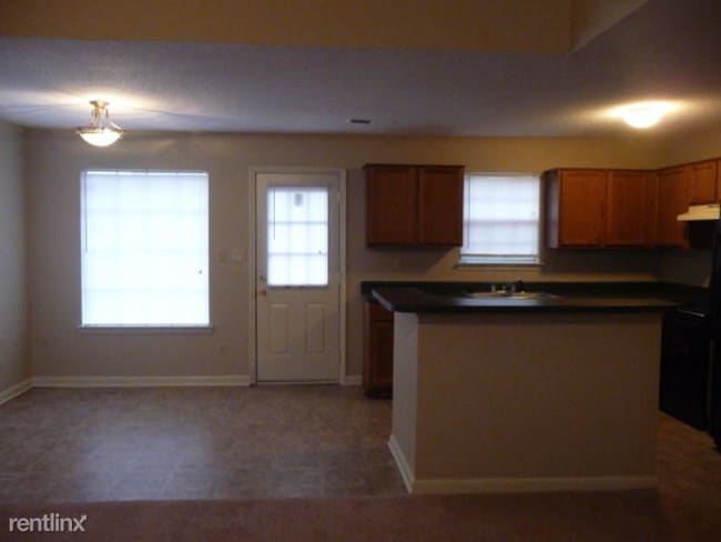 Building Photo - 1017 Lorena Cv