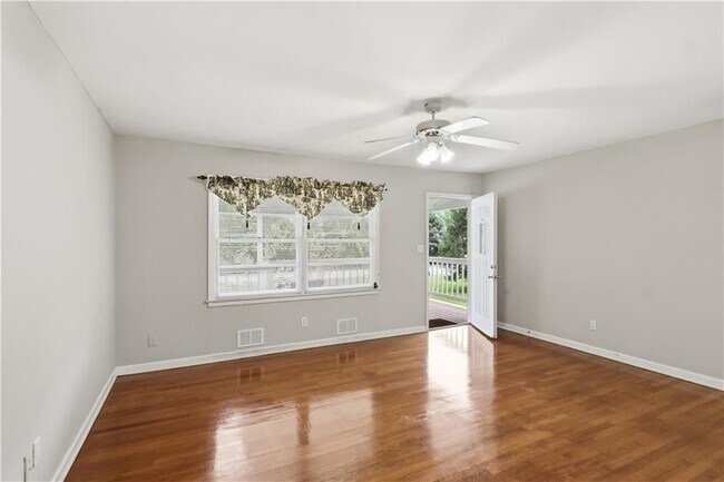 Foto del edificio - 1370 Blackwell Rd