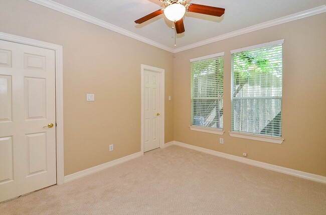 Foto del edificio - 5208 Blossom St