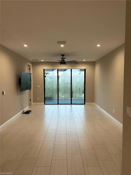Foto del edificio - 7553 Carnegie Way