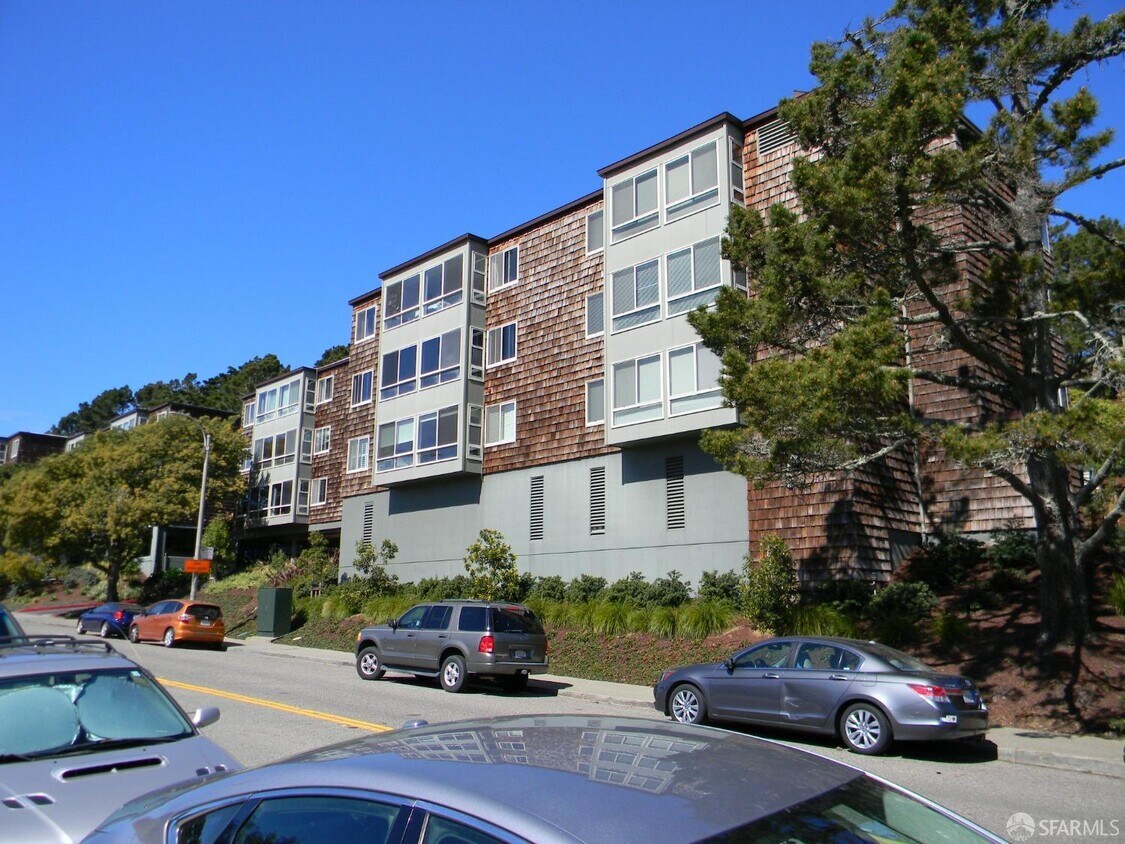 Primary Photo - 5160 Diamond Heights Blvd
