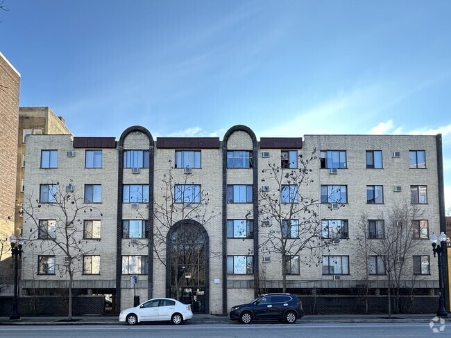 Building Photo - 1515 W Morse Ave