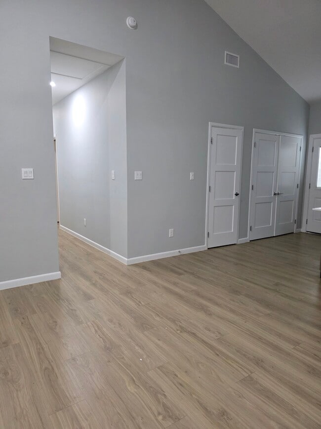 Building Photo - Pike Terrace