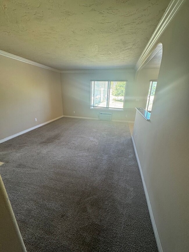 Building Photo - Charming 2-Bedroom, 1-Bathroom Condo for R...