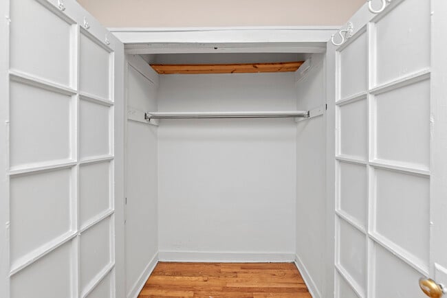 Foto del edificio - 2849 W Berteau Ave