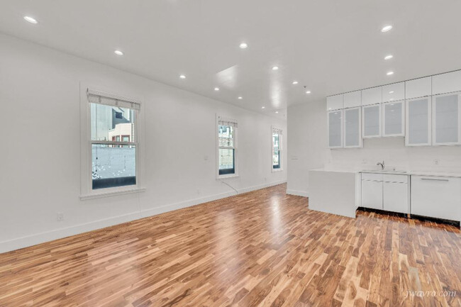Building Photo - 1121 Folsom St