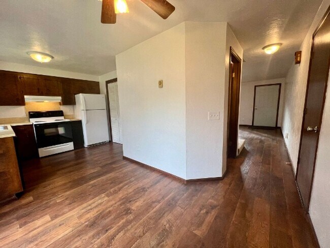 Foto del edificio - PENDING APPLICATION; Hawk's Prairie Duplex