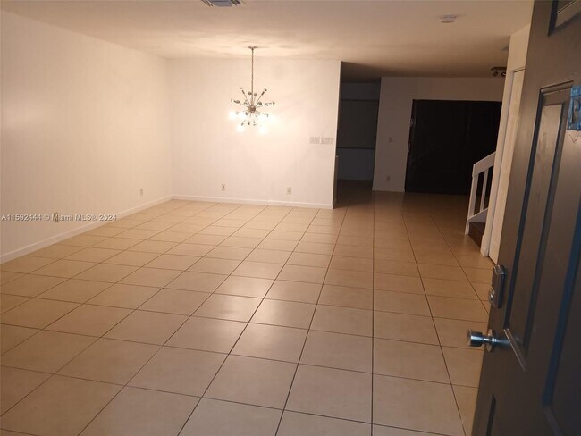 Foto del edificio - 9073 Vineyard Lake Dr