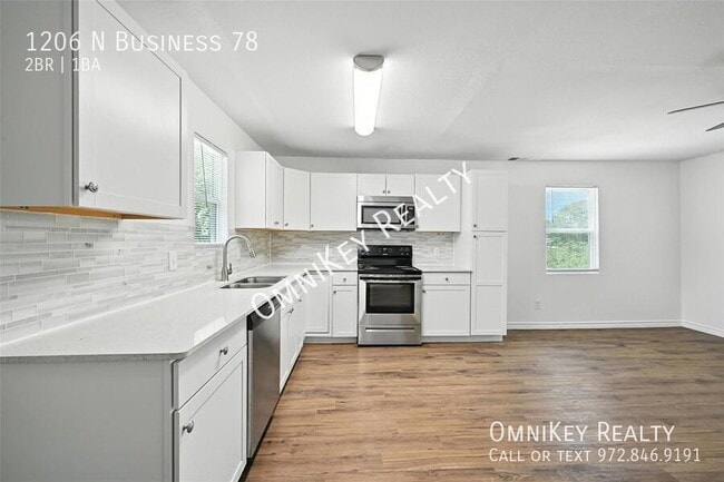 Foto del edificio - 1206 TX-78 BUS