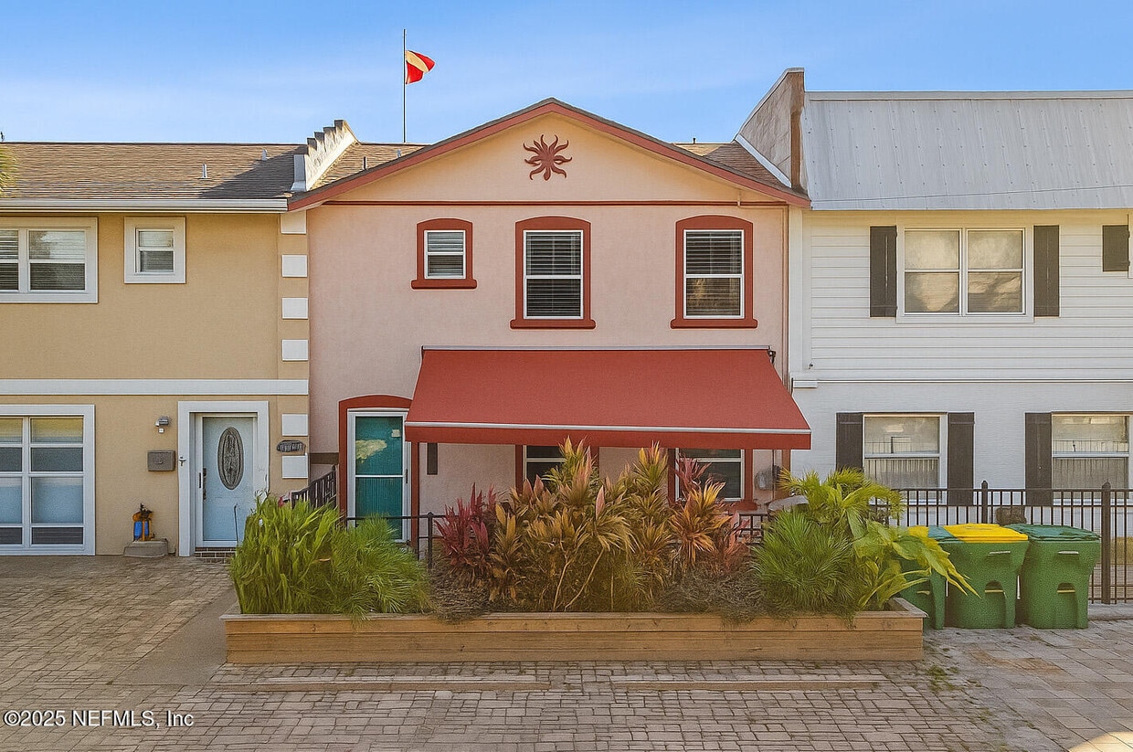 Foto principal - 1417 4th St N