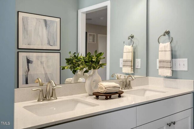 Building Photo - 143 Siebold St