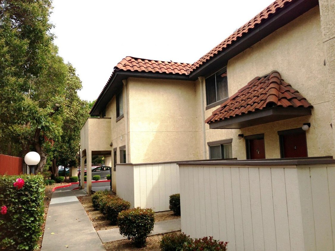 Primary Photo - 4255 Central Ave