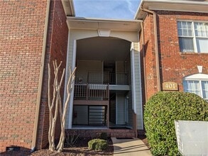 Building Photo - 401 Meadowland Ct