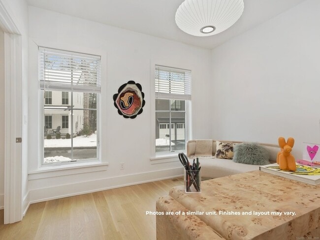 Foto del edificio - 14 White Barns Ln