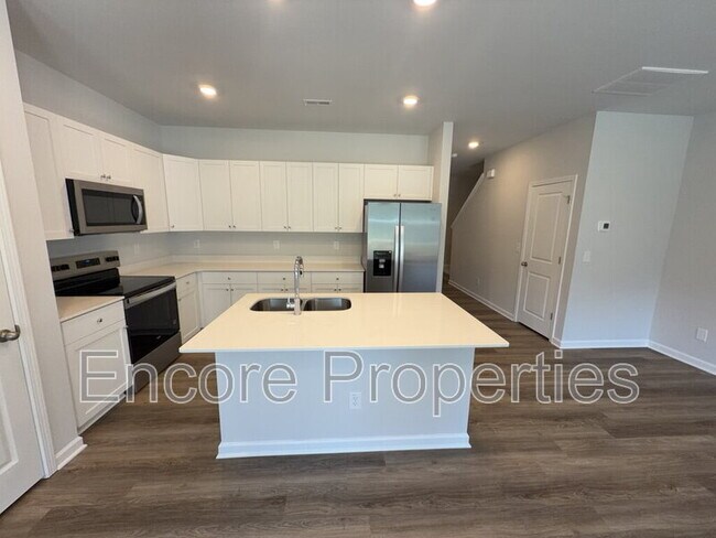 Foto del edificio - 3219 Bailey Lk Dr