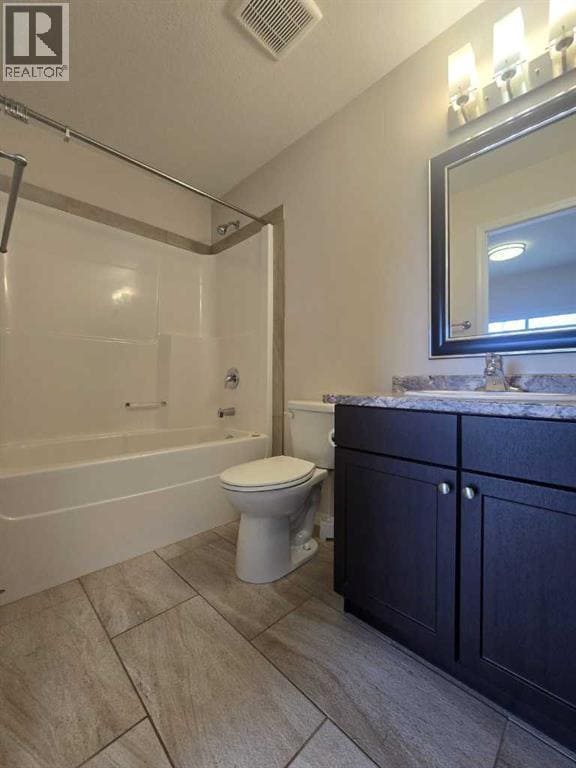 Building Photo - 10004-1097A 97A St