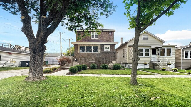 Building Photo - 8211 43rd Pl