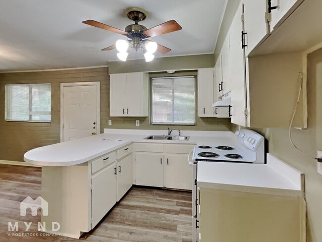 Building Photo - 1724 Breckenridge St