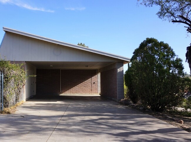 Foto del edificio - 1780 Driftwood Cir