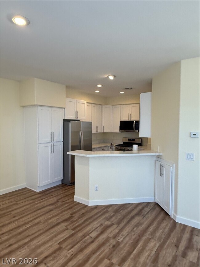 Foto del edificio - 5721 Mt Athos St