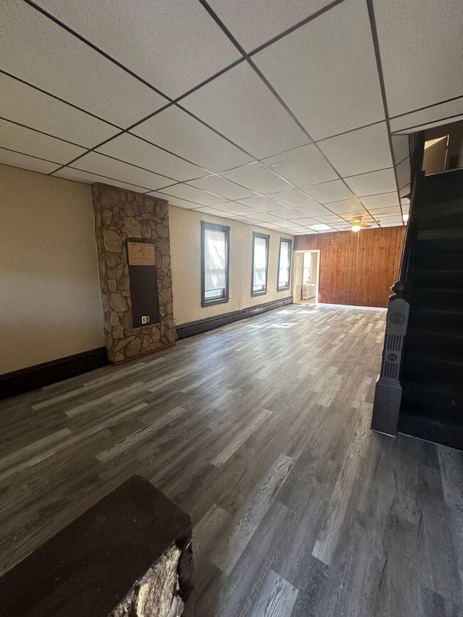 Photo - Large 3 bed, 2 full bath House