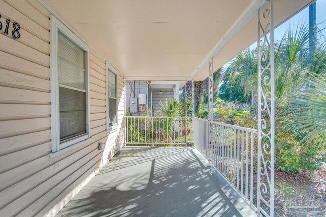 Foto del edificio - 618 N B St