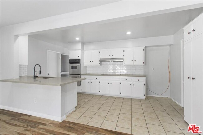 Foto del edificio - 5641 Camino Real