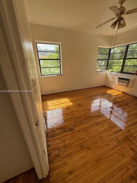 Building Photo - 985 Bay Dr