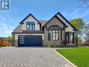 Building Photo - 19 Zavarella Ct