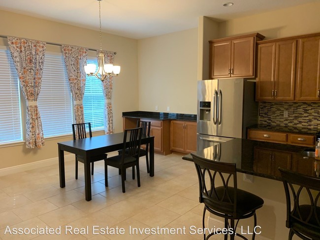 Building Photo - 2724 Lobelia Dr