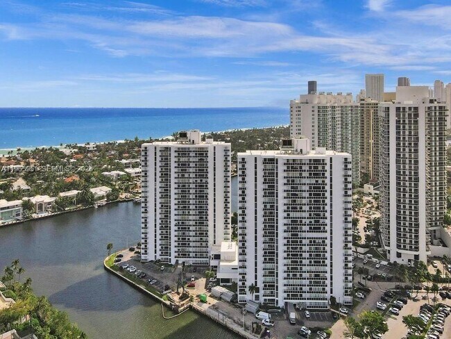 Foto del edificio - 20515 E Country Club Dr