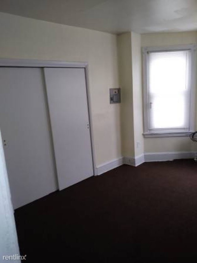 Building Photo - Studio, 1 bath  - 337 Huntington Ave 8-7