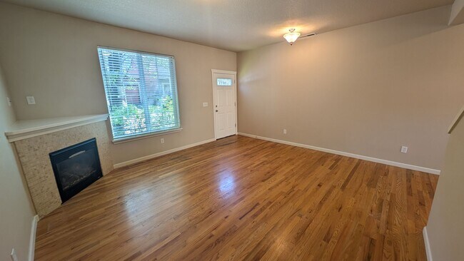 Building Photo - Great four bedroom home in Beaverton!