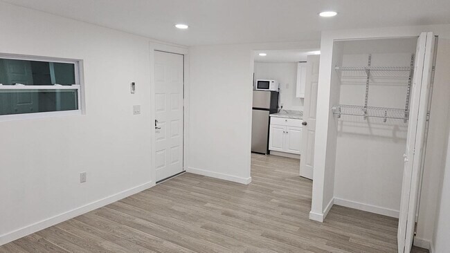 Foto del edificio - 1111 N 63rd Ave