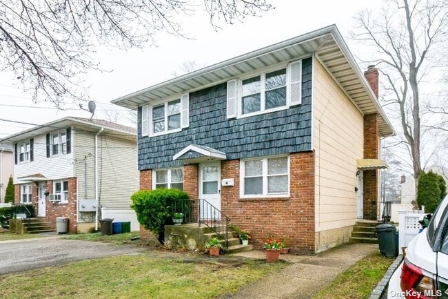 Building Photo - 41 Yennicock Ave