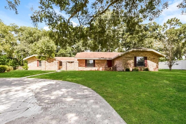 Building Photo - 801 Westchester Dr