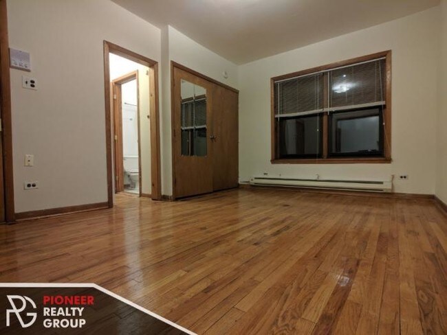 Building Photo - 0 bedroom in CHICAGO IL 60657