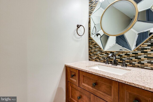 Foto del edificio - 5909 Berkshire Ct