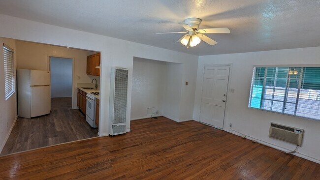 Living Room with hardwood floors - 1917 Church St