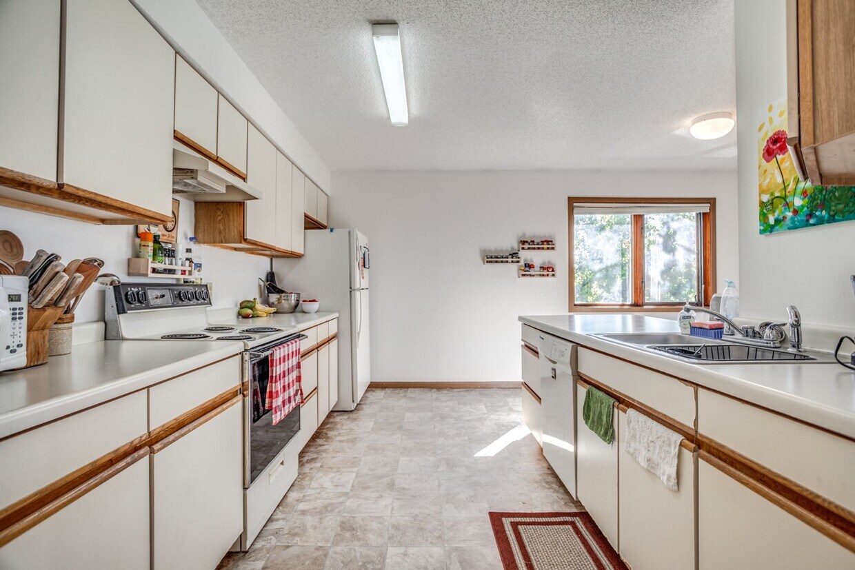 Primary Photo - 700 SE 8th St