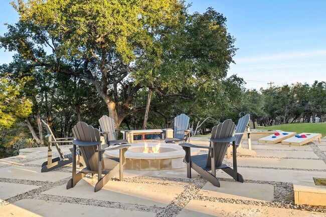Building Photo - 2701 Bumble Bee Dr