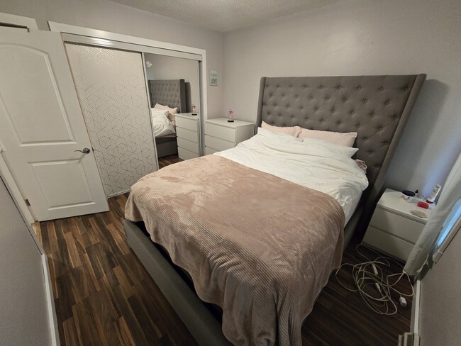 Building Photo - 908 Consol Ave