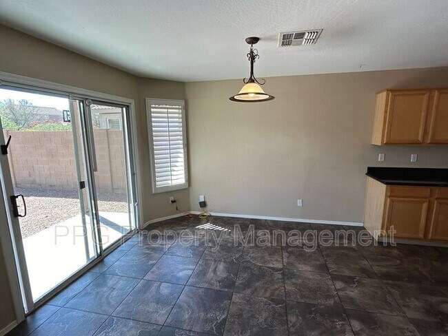 Foto del edificio - 15157 N 174th Dr