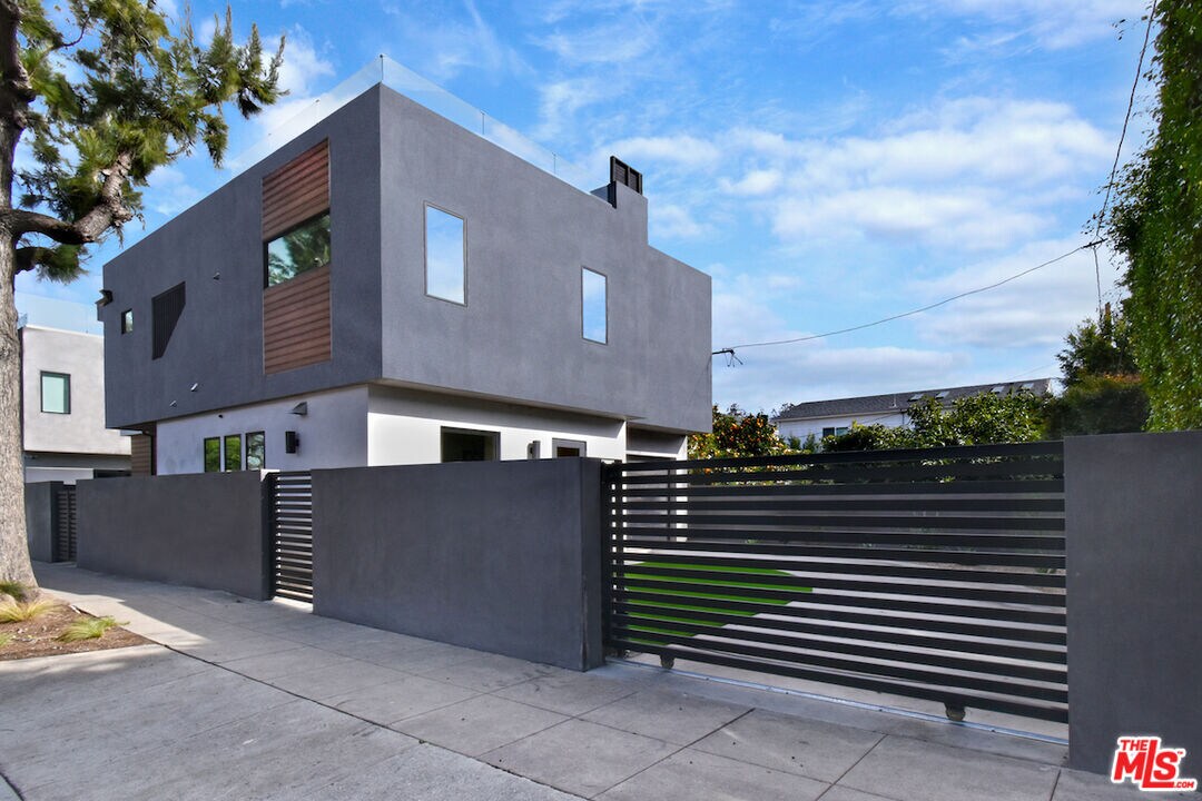 Primary Photo - 9300 Lucerne Ave