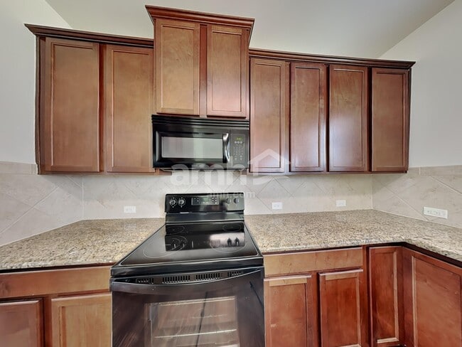 Foto del edificio - 2222 Kingstree Dr