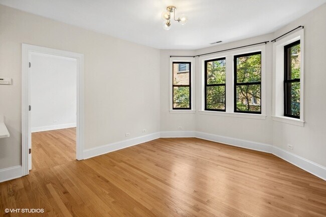 Foto del edificio - 7635 N Greenview Ave