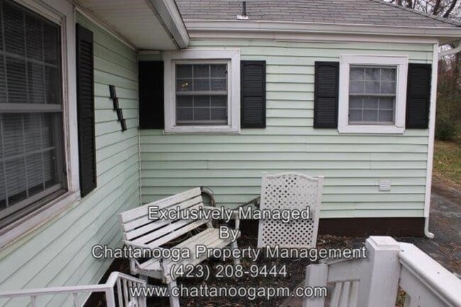 Building Photo - 3618 Anderson Ave