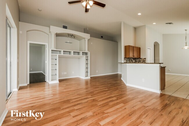 Foto del edificio - 9409 Laurel Ledge Dr