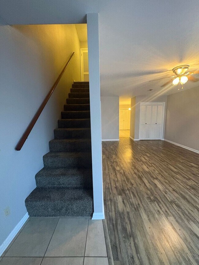 Foto del edificio - Daleville!   Close to the FT.  Rucker Gate!!!    LVP DOWNSTAIRS